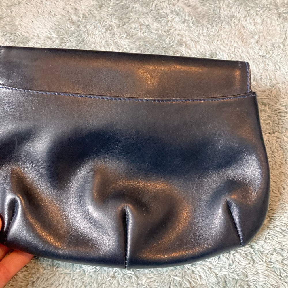 Vintage Gucci Navy Leather Clutch with Gold Emblem - Picture 3 of 7